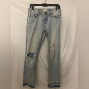 Straight leg ripped pants